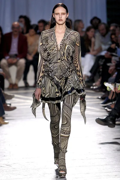Look 23